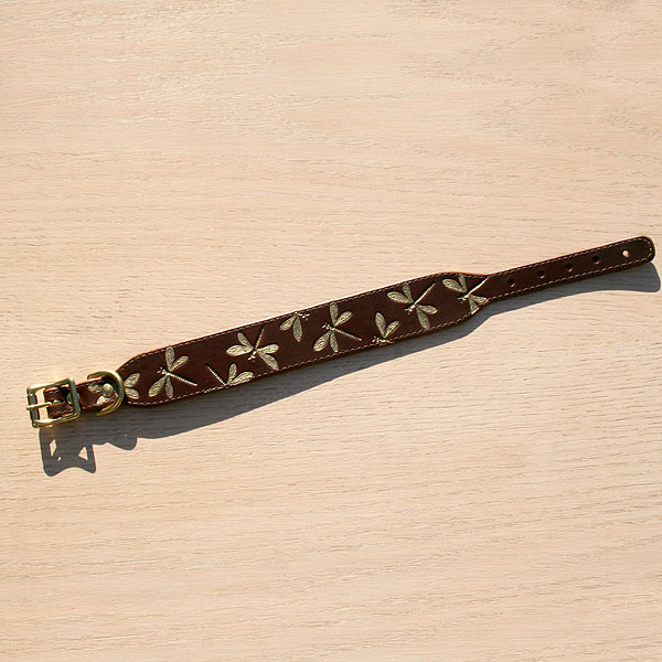 leather-buckle-collar-iridescent-dragonfly-1-5-inch-wide-chestnut-gold_2
