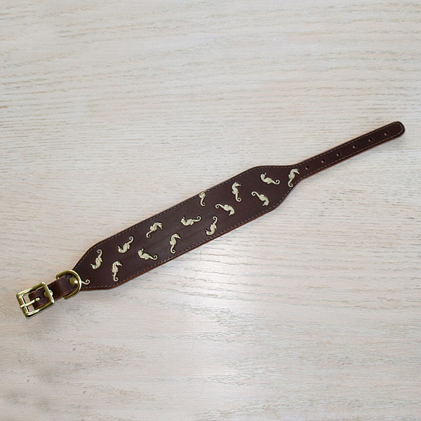 leather-buckle-collar-painted-floating-gold-seahorses-2-inch_2