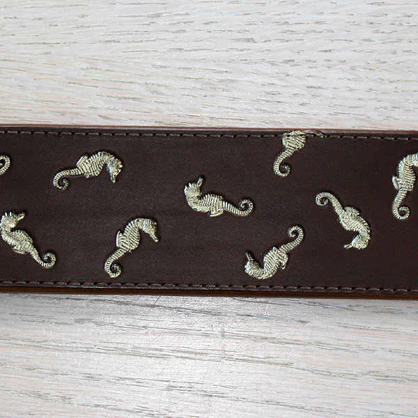 leather-buckle-collar-painted-floating-gold-seahorses-2-inch_3