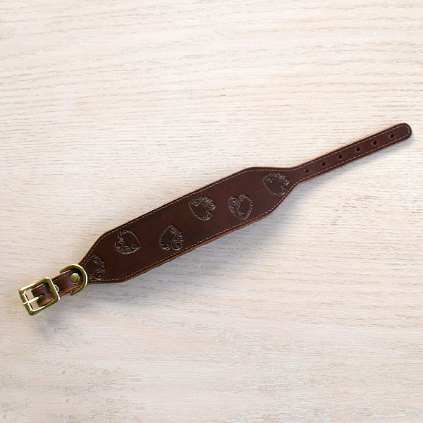 leather-buckle-collar-unpainted-random-swirly-hearts-2-inch_2