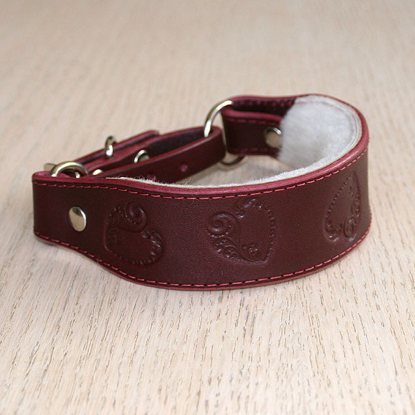 leather-martingale-collar-random-swirly-hearts-burgundy-1-25-inch_2