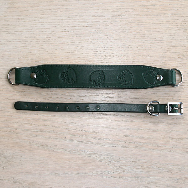 leather-martingale-collar-random-swirly-hearts-green-1-25-inch_3