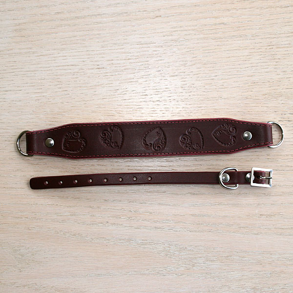 leather-martingale-collar-random-swirly-hearts-burgundy-1-25-inch_3