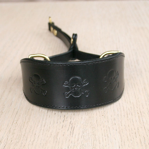 leather-martingale-collar-unpainted-skulls-black-1-75-inch_1