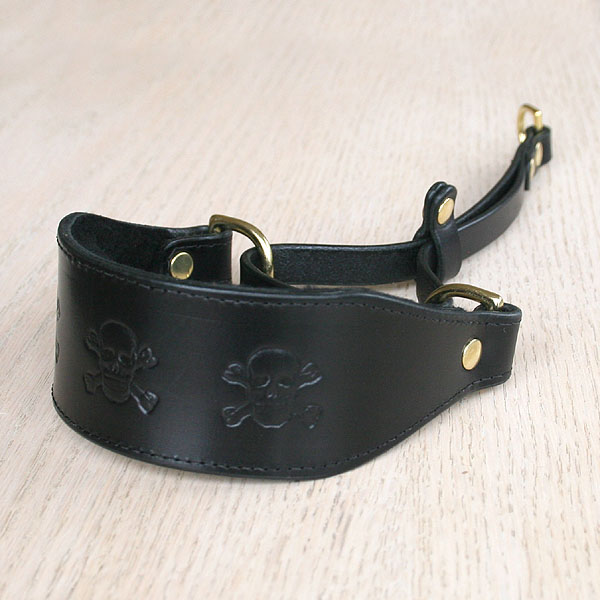 leather-martingale-collar-unpainted-skulls-black-1-75-inch_2