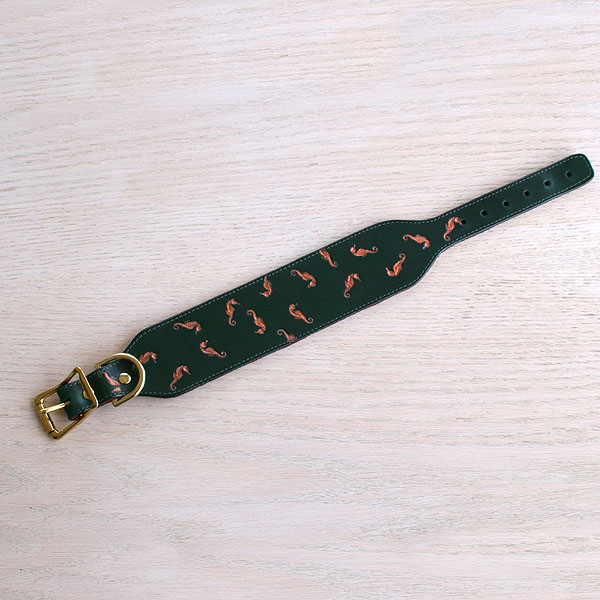 green-random-seahorses-buckle_2