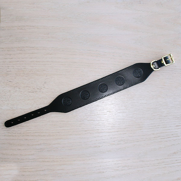 leather-buckle-collar-celtic-circles-2-inch_2