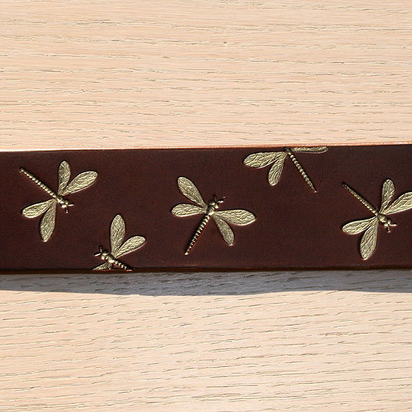 leather-buckle-collar-iridescent-dragonfly-2-inch-wide-chestnut-gold_3