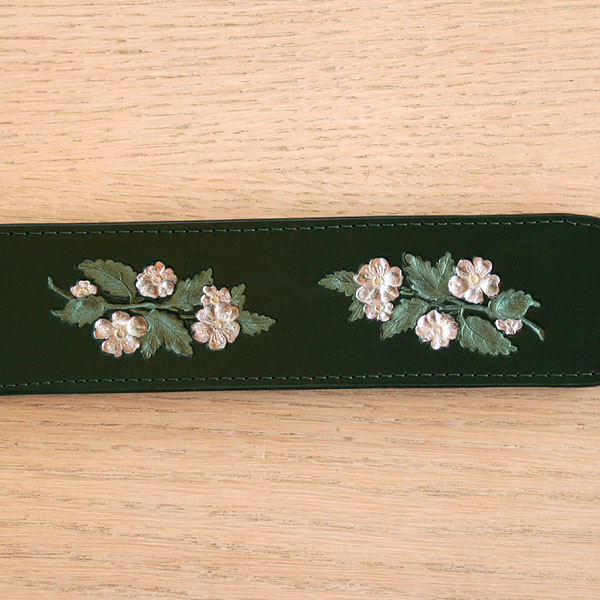 leather-buckle-collar-painted-dog-roses-green-2-inch-wide_3