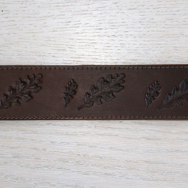 leather-buckle-collar-paired-oak-leaves-chestnut-2-inch_3