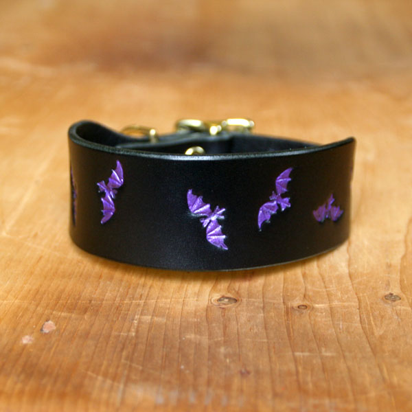 leather-buckle-collar-purple-bats-on-black-1.5-inch_1
