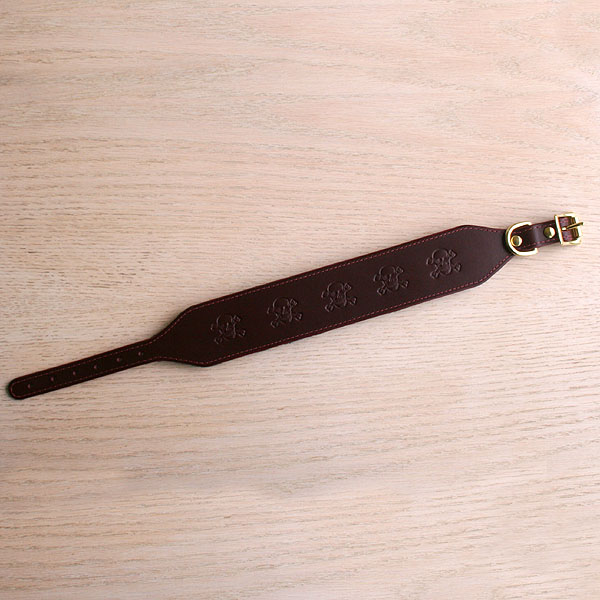leather-buckle-collar-skulls-burgundy-2-inch_2