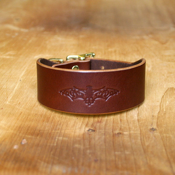 leather-greyhound-collar-filigree-bat-1.5-inch_1