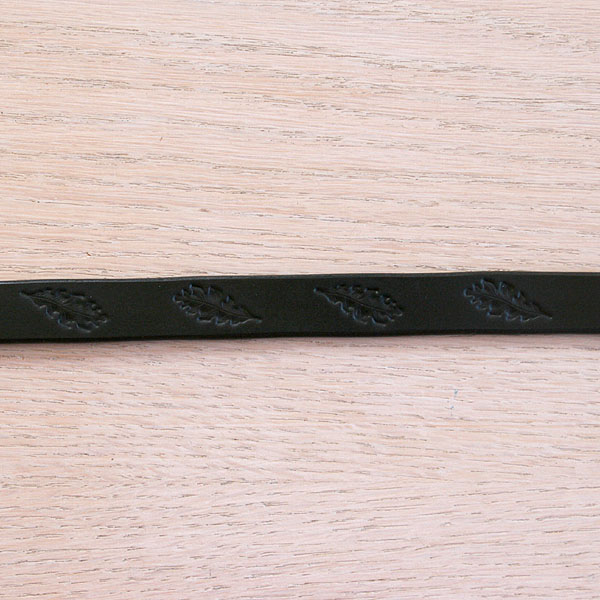 leather-straight-collar-oak-leaves-3-4-inch-wide-black_1