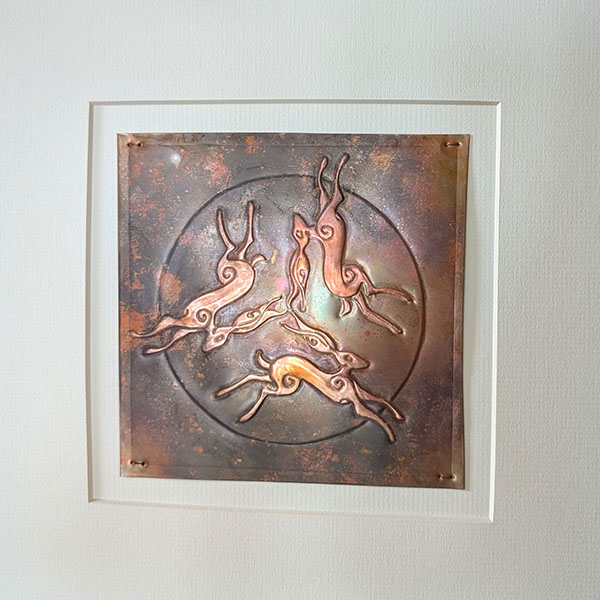 no6-copper-art-triple-hares-leaping_2