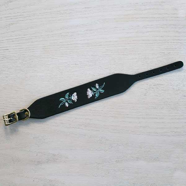 Wild Roses Collar