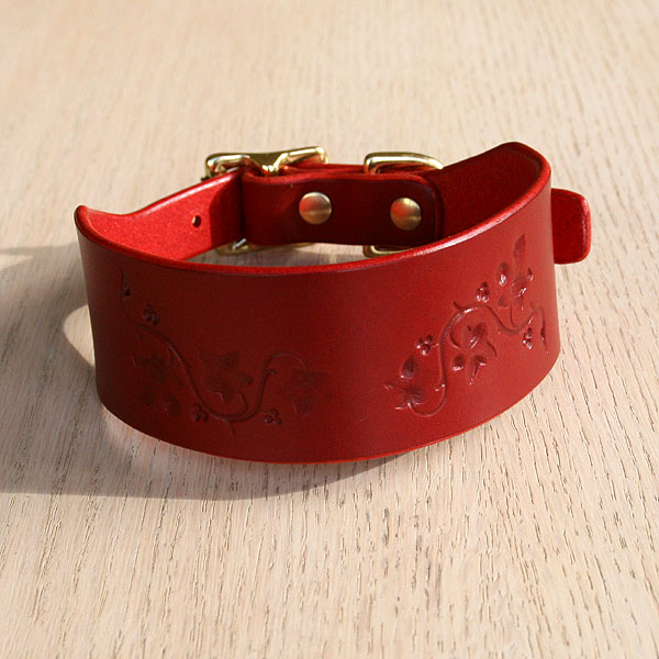 Ivy Leaves Leather Buckle Collar (2 inch wide)