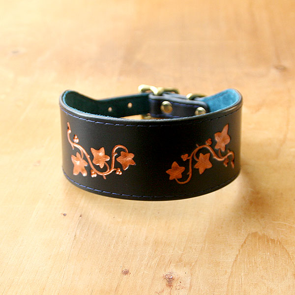 Painted Ivy Leaves Buckle Collar (2 inch wide)